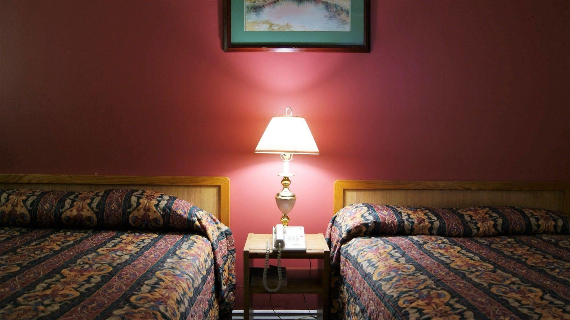 Blue Jay Motel Peterborough Dış mekan fotoğraf